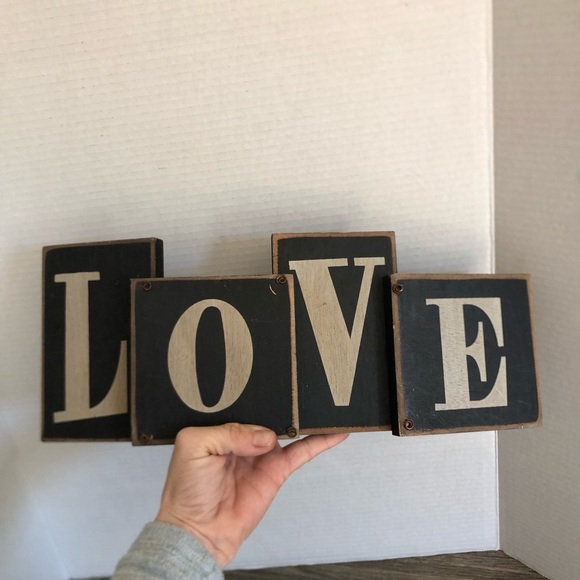 Rustic LOVE Wooden Decor Sign - Picture 12 of 12